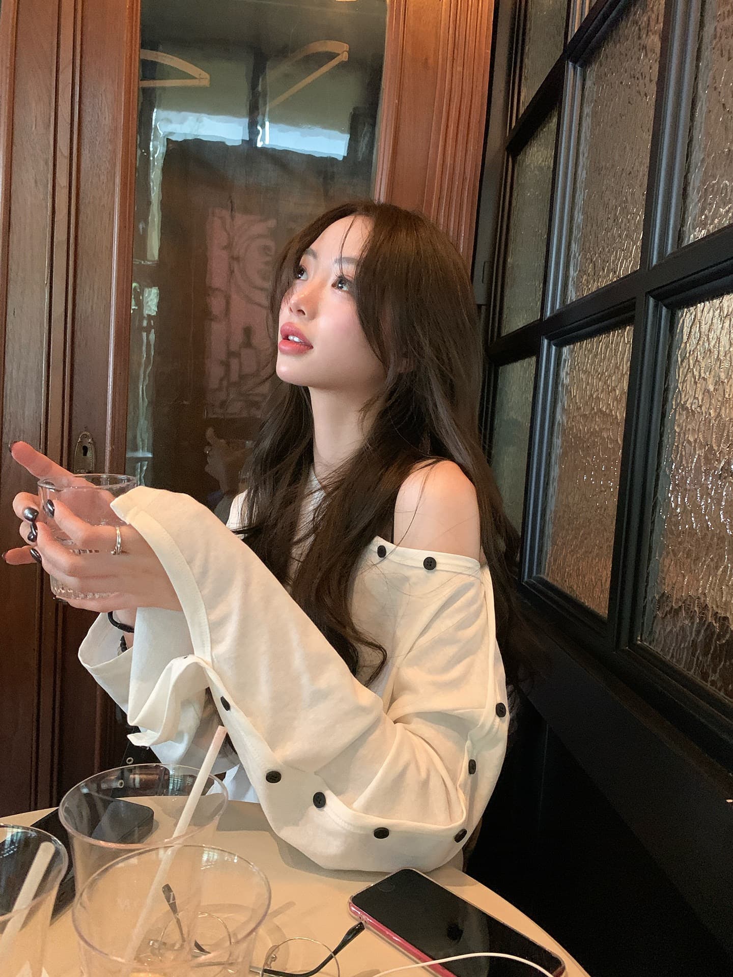 단추 오프숄더 티셔츠 여성 2026 이른 가을 얇은 스타일 작은 심장 기계 순수한 욕망 바람 긴팔 자외선 차단 비스듬한 어깨 작은 셔츠 상세 이미지 8