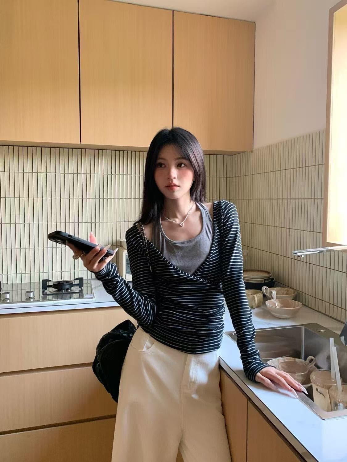 경관 그림 원본 원단 250그램 스트라이프 배색 행침 목 몸매 가꾸기 페이크 레이어드 티셔츠 가을 순수한 욕망 맨위 여성 상세 이미지 10