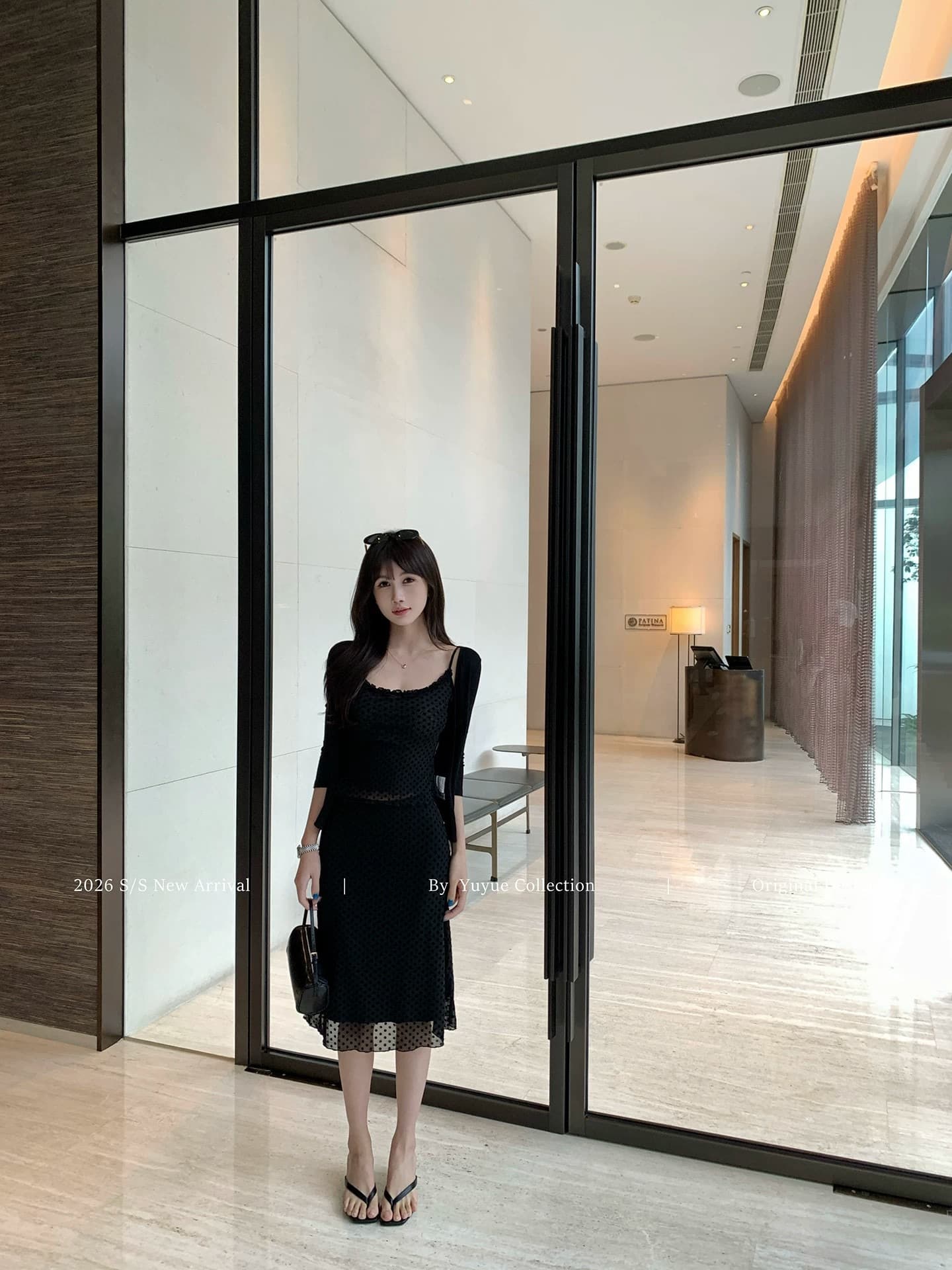 로얄 자매 바람 검정색 도트 무늬 캐미솔 스트레이트 반 스커트 여성 여름 한국 스타일 품격 캐주얼 몸매 가꾸기 패션 세트 상세 이미지 14