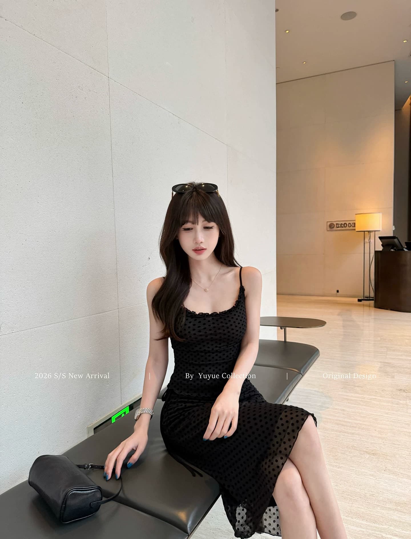 로얄 자매 바람 검정색 도트 무늬 캐미솔 스트레이트 반 스커트 여성 여름 한국 스타일 품격 캐주얼 몸매 가꾸기 패션 세트 상세 이미지 22