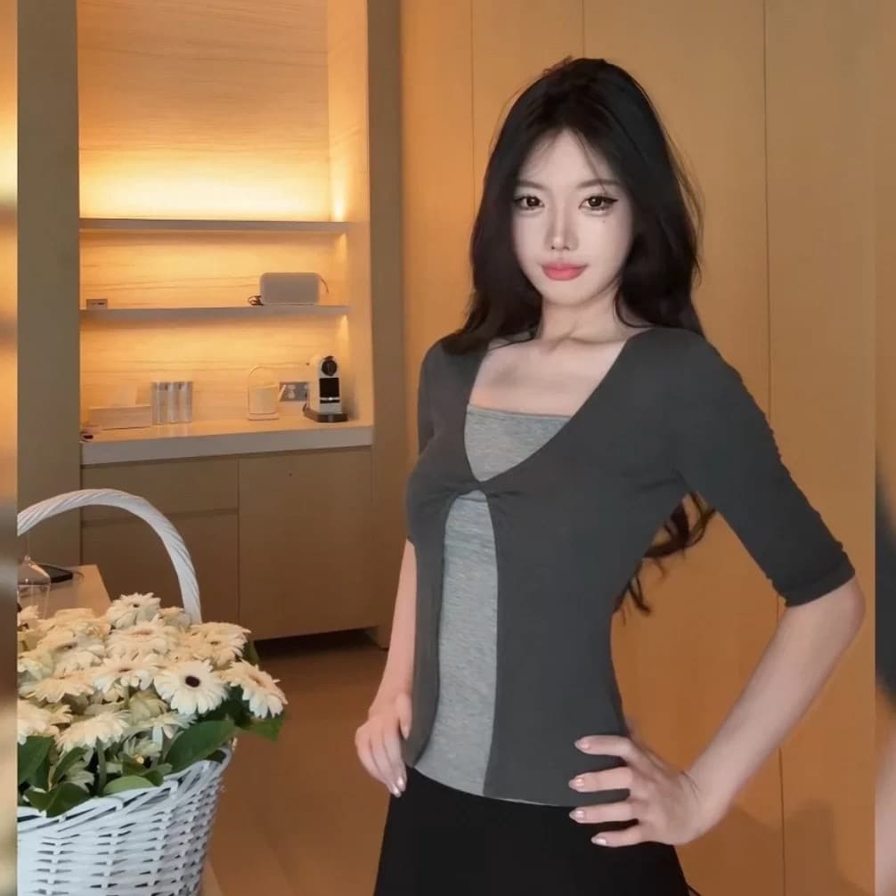 페이크 레이어드 배색 패치워크 V넥 중간 소매 티셔츠 여성 여름 디자인 센스 몸매 가꾸기 슬림해 보이는 핫걸 쇼트 스타일 캐주얼 맨위 상세 이미지 3