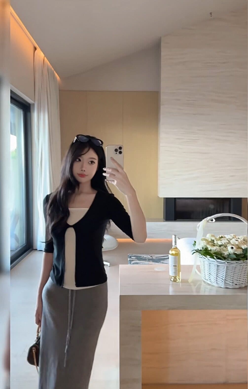 페이크 레이어드 배색 패치워크 V넥 중간 소매 티셔츠 여성 여름 디자인 센스 몸매 가꾸기 슬림해 보이는 핫걸 쇼트 스타일 캐주얼 맨위 상세 이미지 7