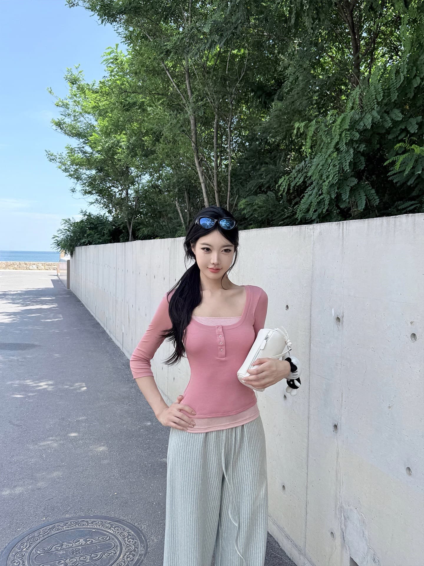 260 그램 사람들 면 페이크 레이어드 중간 소매 티셔츠 여성 가을 2026 년 새로운 디자인 센스 허리 수축 맨위 패치워크 색상 다용도 상세 이미지 6
