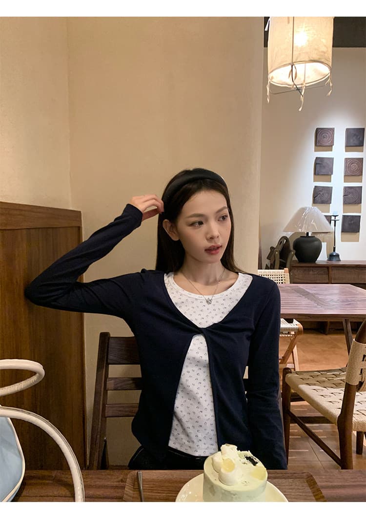 와 사고 방식 블루 꽃무늬 페이크 레이어드 긴팔 티셔츠 여성 이른 가을 몸매 가꾸기 인사이드 가져 가라. 기본 셔츠 싱글 착용 맨위 상세 이미지 5