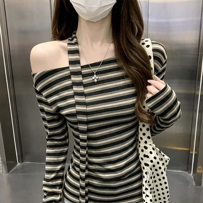 레트로 chic 스트라이프 비스듬한 어깨 리본 티셔츠 여성 가을 새로운 항구 바람 품격 몸매 가꾸기 허리 수축 니트 맨위 서비스