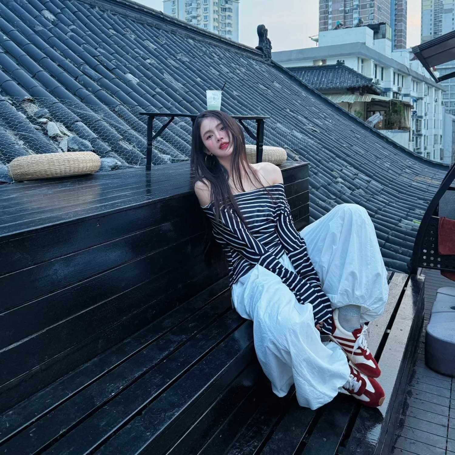 한국 스타일 디자인 센스 작은 대중 스트라이프 오프숄더 맨위 여성 여름 새로운 하이웨이스트 슬림해 보이는 와이드 레그 팬츠 투피스 세트 상세 이미지 7