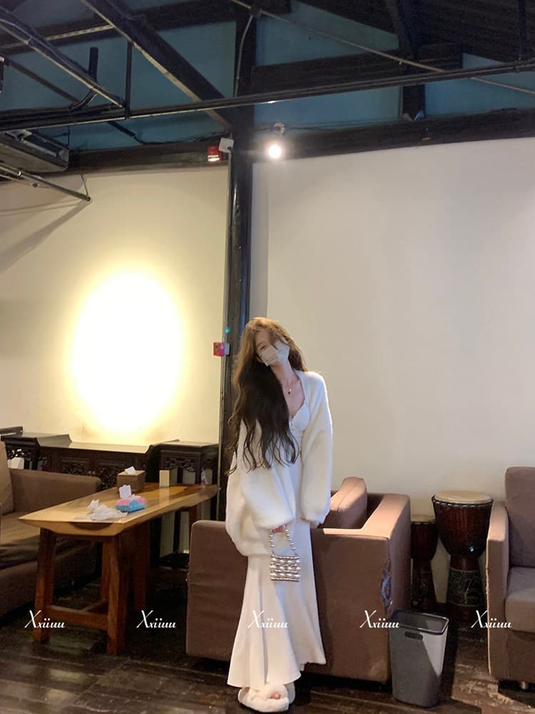 xxiiuu 가을 겨울 부드러운 품격 루즈핏 에디션 스웨터 코트 레이스 슬립 니트 인어 꼬리 스커트 세 조각 세트 상세 이미지 6
