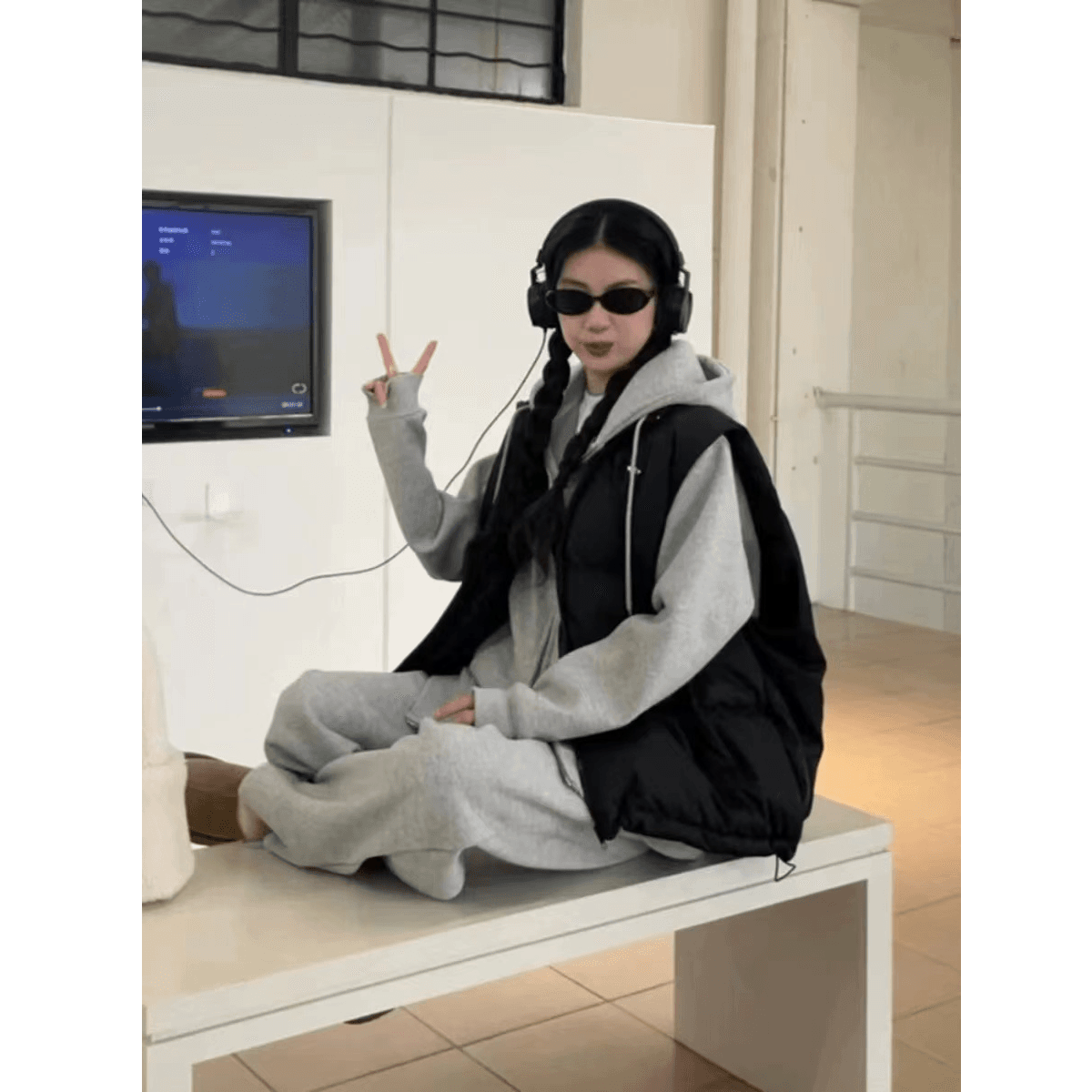 아메리칸 학원 스타일 캐주얼 세트 여성 고급 센스 루즈핏 후드티 와이드 레그 팬츠 투피스 세트 있음 털이 있는 그리고 추가되지 않음 플러시 상세 이미지 3