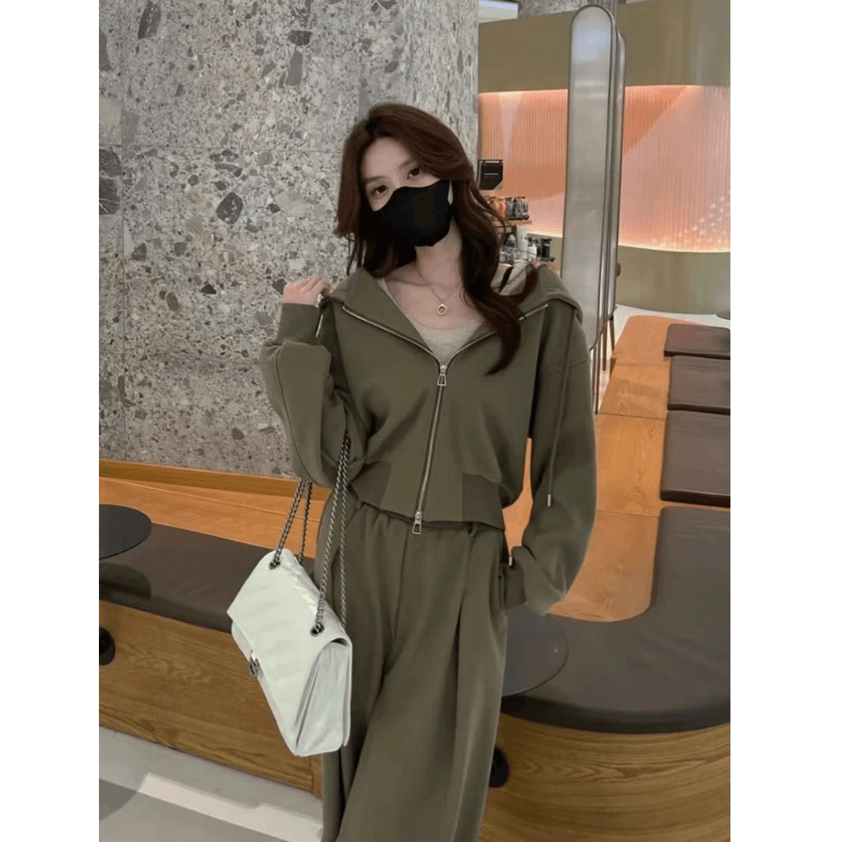 2026 새로운 캐주얼 운동복 세트 여성 가을 겨울 루즈핏 패션 후드티 있음 털이 있는 그리고 추가되지 않음 플러시 상세 이미지 4