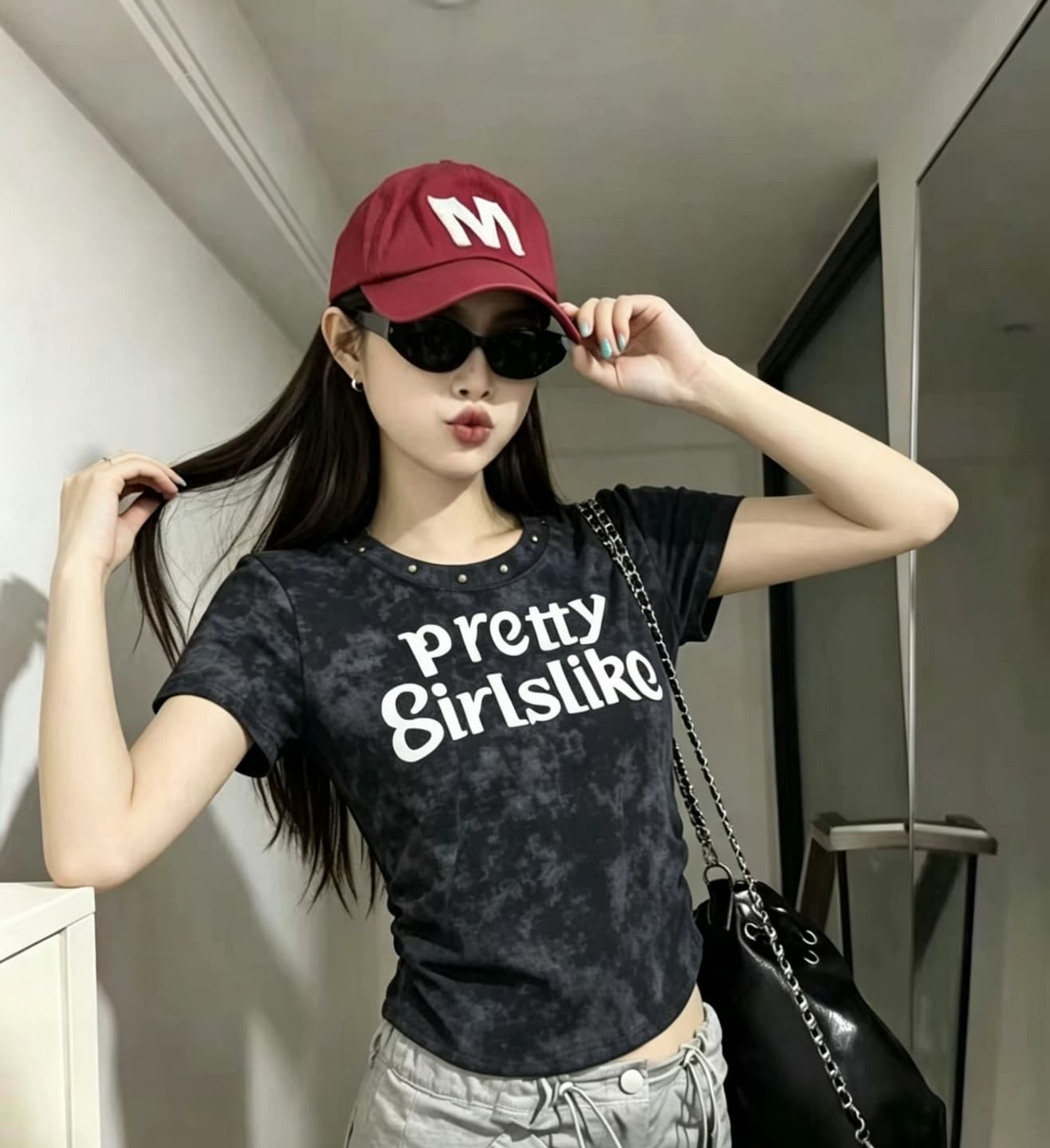 한국 스타일 알파벳 프린트 u 칼라 반팔 티셔츠 여성 여름 새로운 몸매 가꾸기 슬림해 보이는 못 버클 디자인 센스 다용도 핫걸 맨위 상세 이미지 3