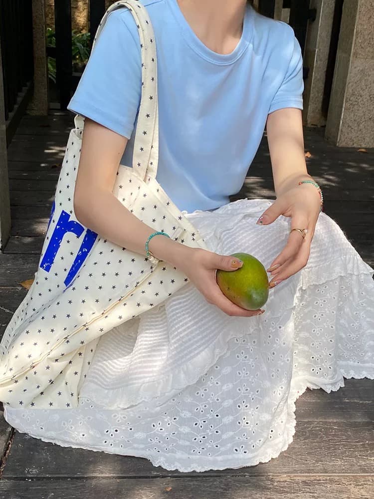 화이트 긍정적 인 어깨 반팔 티셔츠 여성 2026 봄 여름 새로운 착용 가져 가라. 단색 잘 생긴 작은 키 인사이드 가져 가라. 만나는 맨위 상세 이미지 5