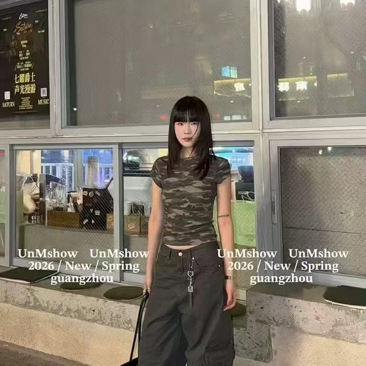 다용도 아메리칸 핫걸 레트로 카모플라주 반팔 티셔츠 여성 2026 여름 새로운 몸매 가꾸기 슬림해 보이는 다용도 맨위 트렌디