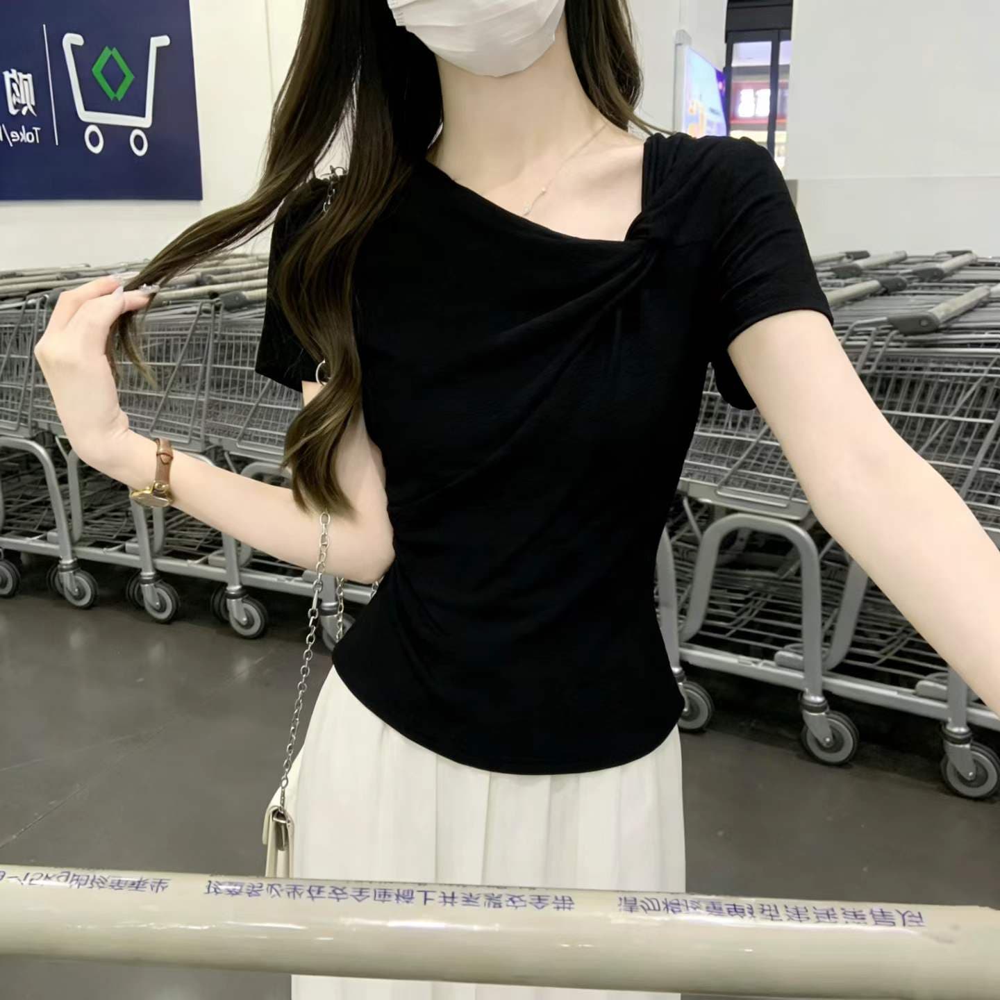 한 부서 슈퍼 잘 생긴 흔들다 칼라 비틀림 반팔 티셔츠 여성 여름 캐주얼 품격 주름 몸매 가꾸기 슬림해 보이는 다용도 맨위 상세 이미지 3
