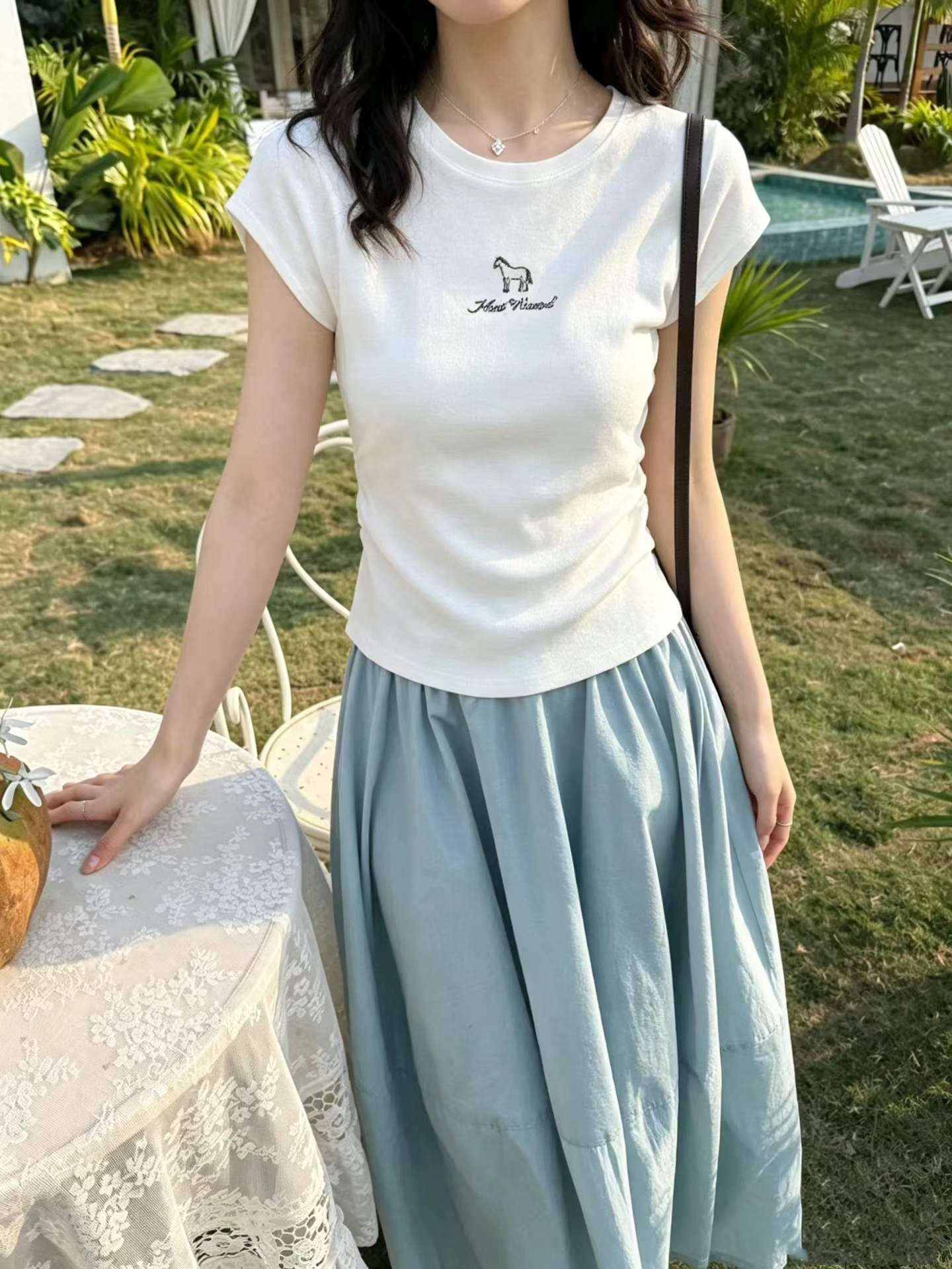 회색 반팔 자이언트 잘 생긴 ~ 중 긍정적 인 어깨 티셔츠 여름 착용 가져 가라. 한 부서 아름다운 작은 맨위 디자인 센스 작은 대중 여성 여름 이미지 3