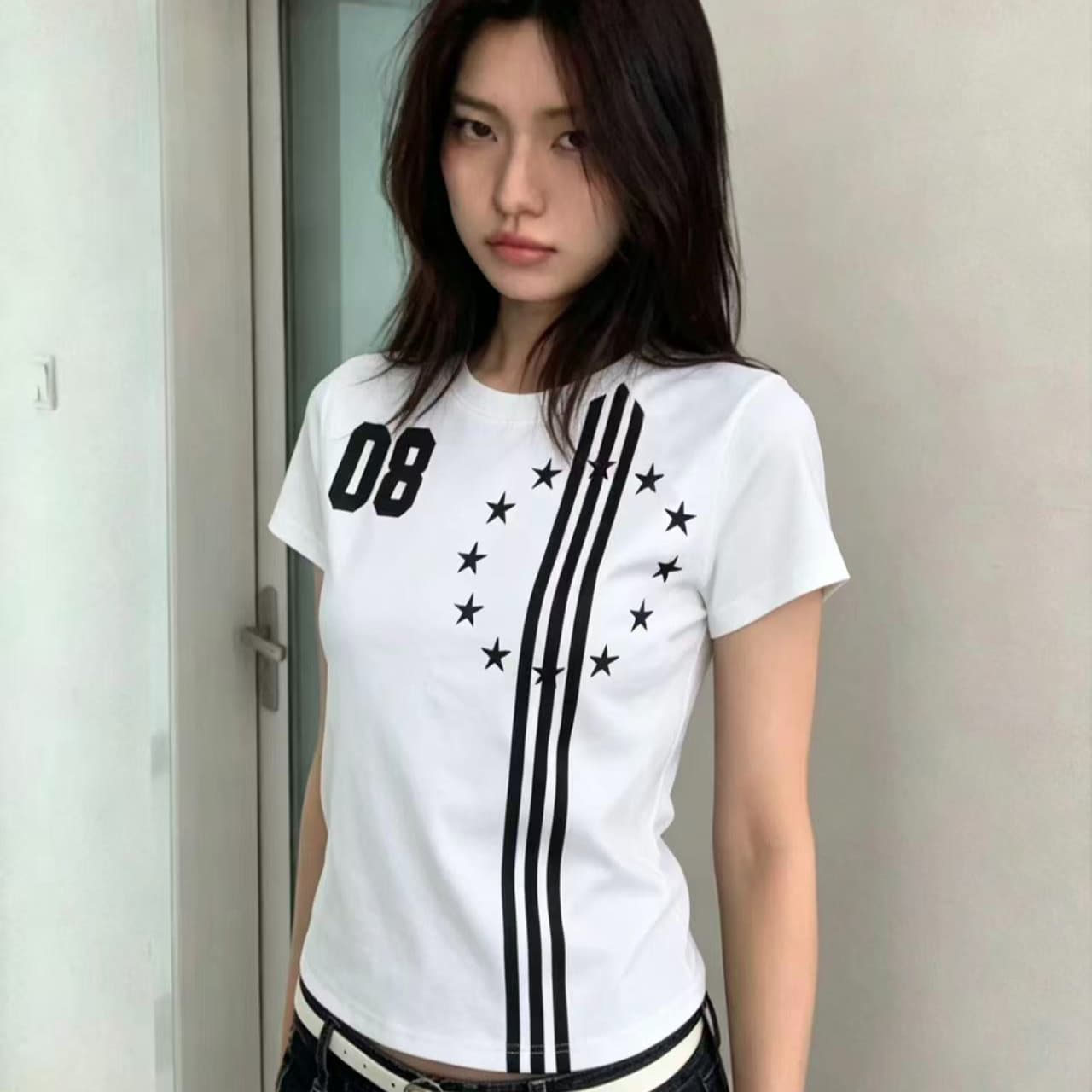 아메리칸 레트로 거리 별 스트라이프 프린트 긍정적 인 어깨 반팔 티셔츠 여성 2026 여름 새로운 몸매 가꾸기 슬림해 보이는 맨위 상세 이미지 1