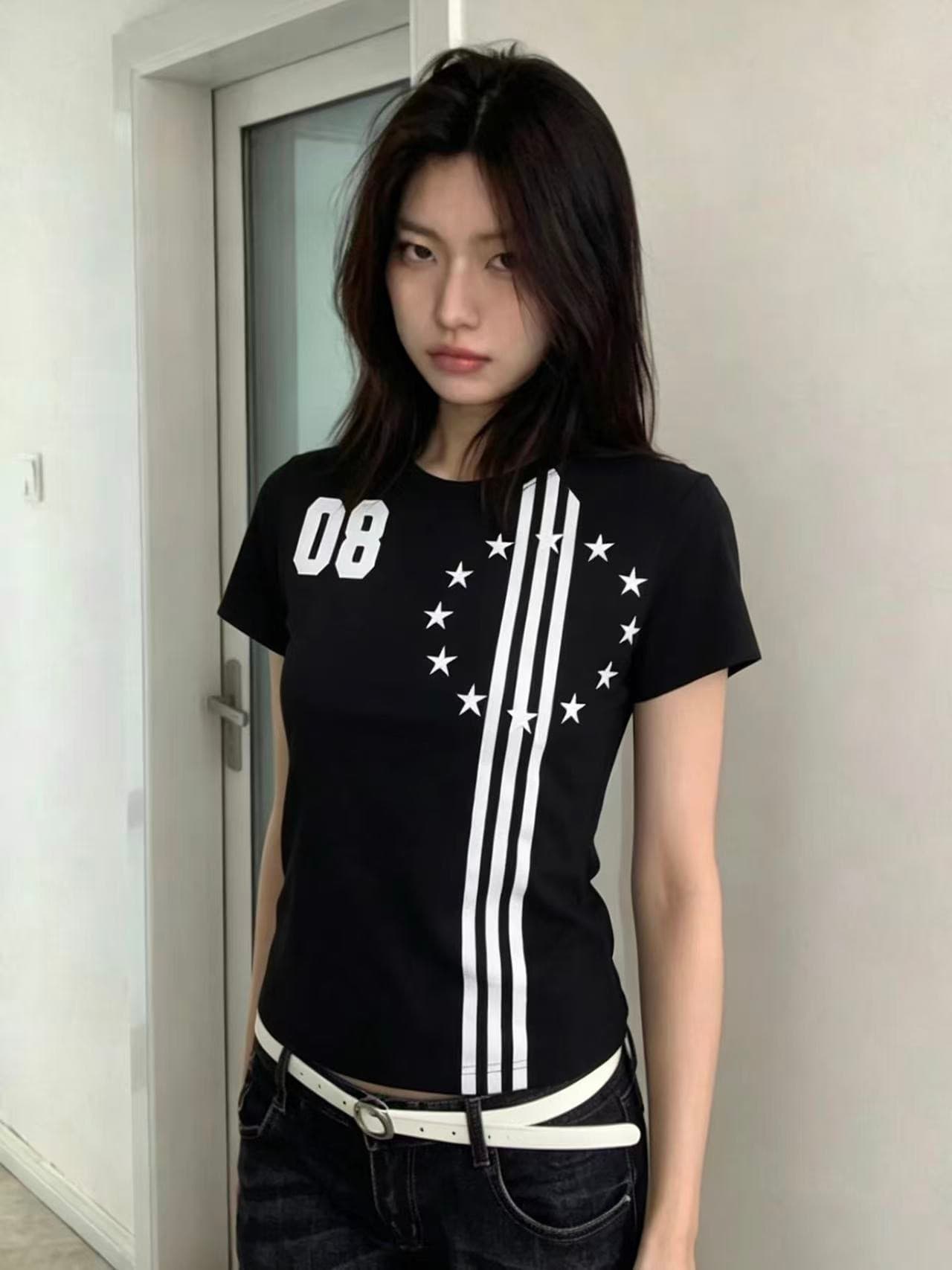 아메리칸 레트로 거리 별 스트라이프 프린트 긍정적 인 어깨 반팔 티셔츠 여성 2026 여름 새로운 몸매 가꾸기 슬림해 보이는 맨위 상세 이미지 2