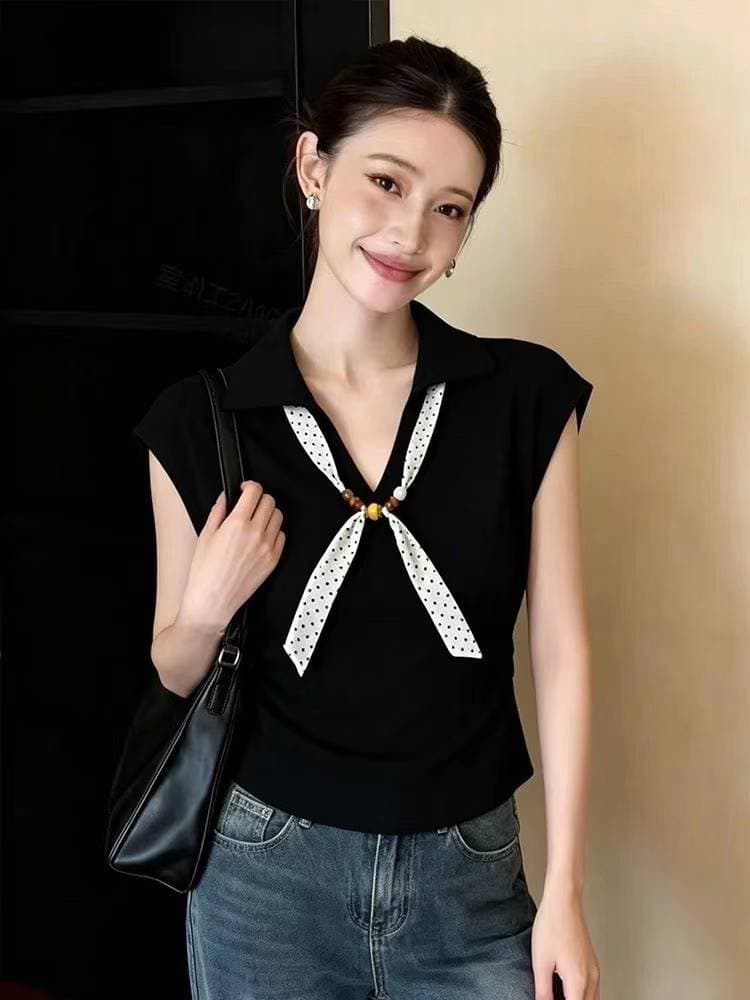 회색 스카프 장식 폴로 칼라 민소매 티셔츠 여성 2026 여름 새로운 작은 대중 고유 한 Chic 풀오버 맨위 트렌디 이미지 2