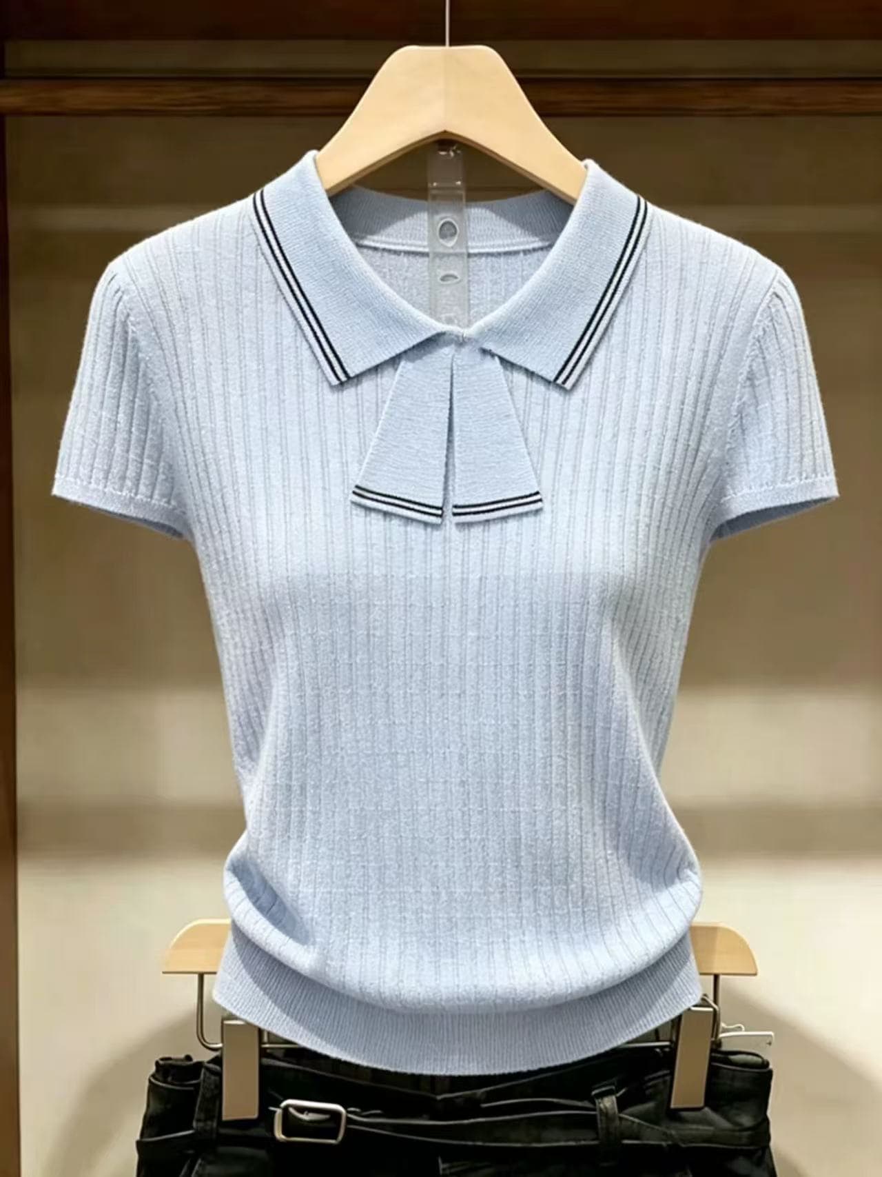 미니멀리즘 화이트 POLO 칼라 구덩이 기사 반팔 기본 셔츠 여성 여름 새로운 고유 한 품격 다용도 슬림해 보이는 풀오버 셔츠 상세 이미지 4