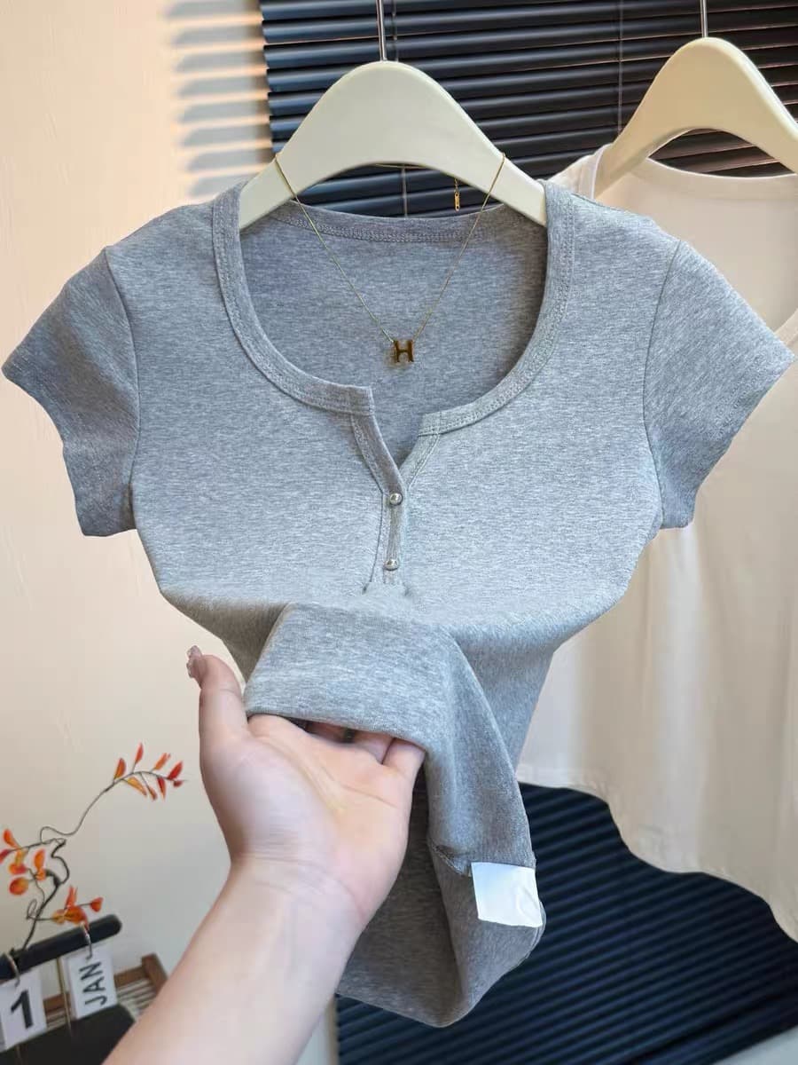 한 부서 도파민 V넥 단추 반팔 티셔츠 여성 여름 디자인 센스 작은 대중 핫걸 슬림해 보이는 Chic 다용도 맨위 상세 이미지 3