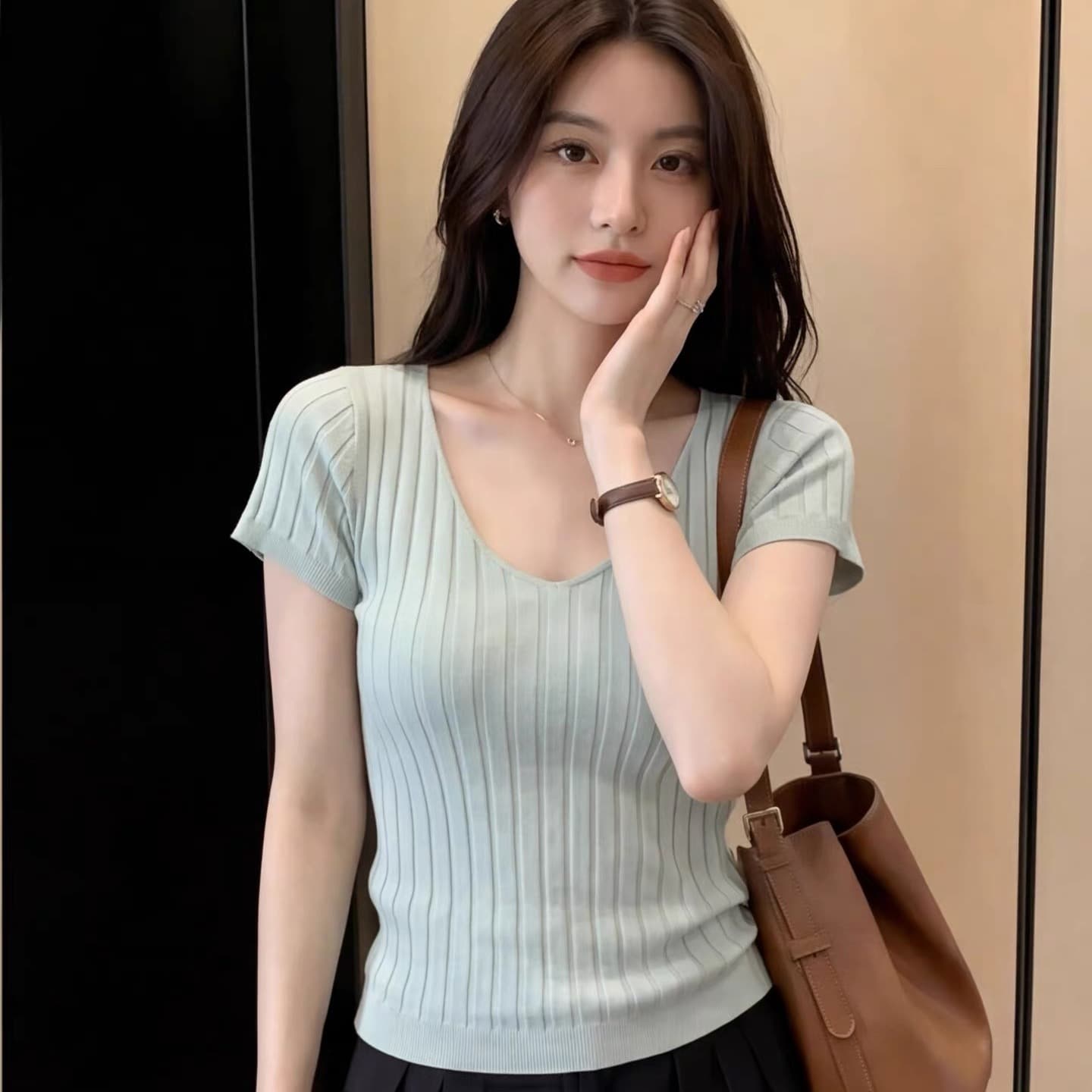 한 부서 얇은 색상 V넥 반팔 스트라이프 티셔츠 여성 여름 몸매 가꾸기 슬림해 보이는 품격 니트 스웨터 맨위 이미지 5