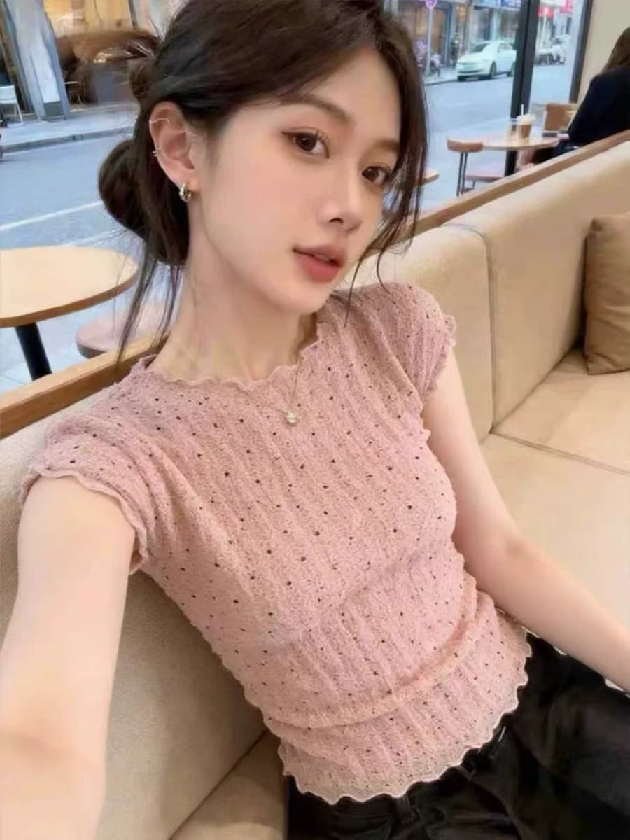 아름다운 자이언트 잘 생긴 프릴 Feifei 소매 티셔츠 여성 디자인 센스 달콤한 핫걸 몸매 가꾸기 배색 도트 무늬 맨위 여름