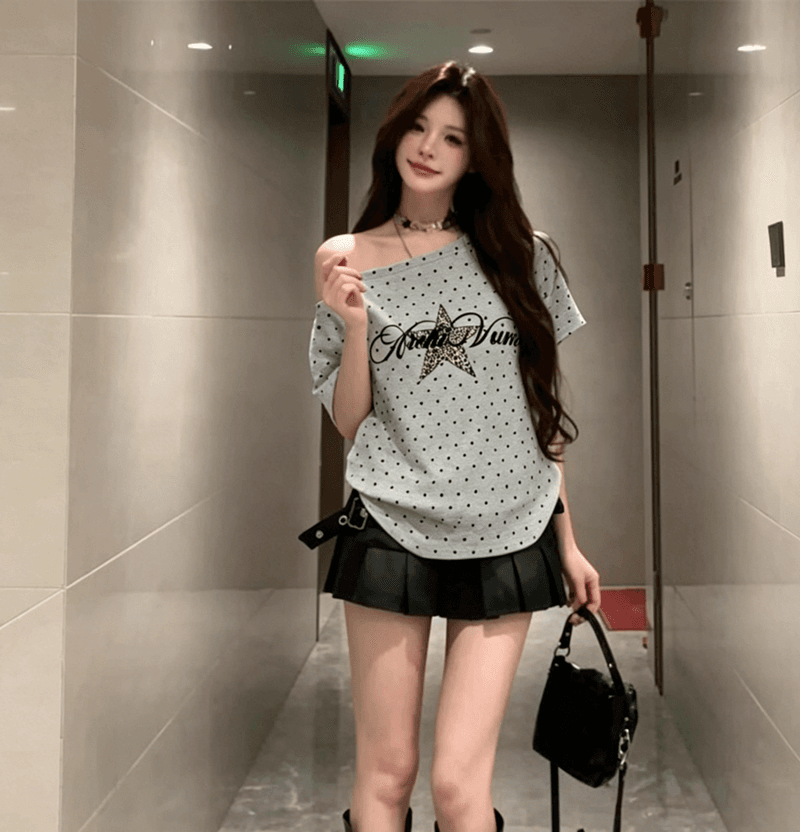 보트넥 루즈핏 반팔 비스듬한 어깨 도트 무늬 티셔츠 여성 다용도 도파민 스타일 켜기 상세 이미지 3