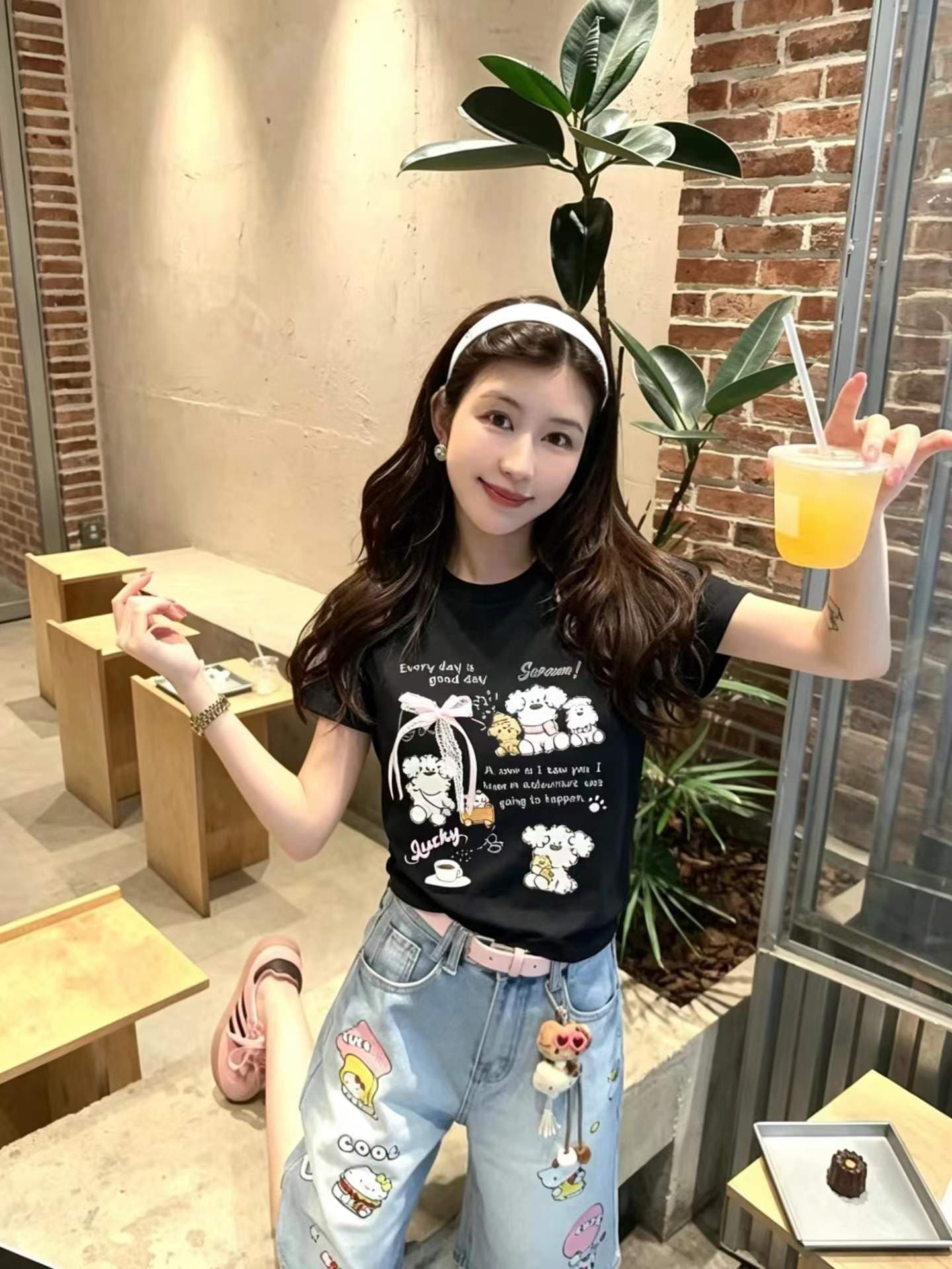 여름 새로운 아메리칸 핫걸 몸매 가꾸기 만화 개 프린트 긍정적 인 어깨 몸매 가꾸기 반팔 티셔츠 여성 상세 이미지 1