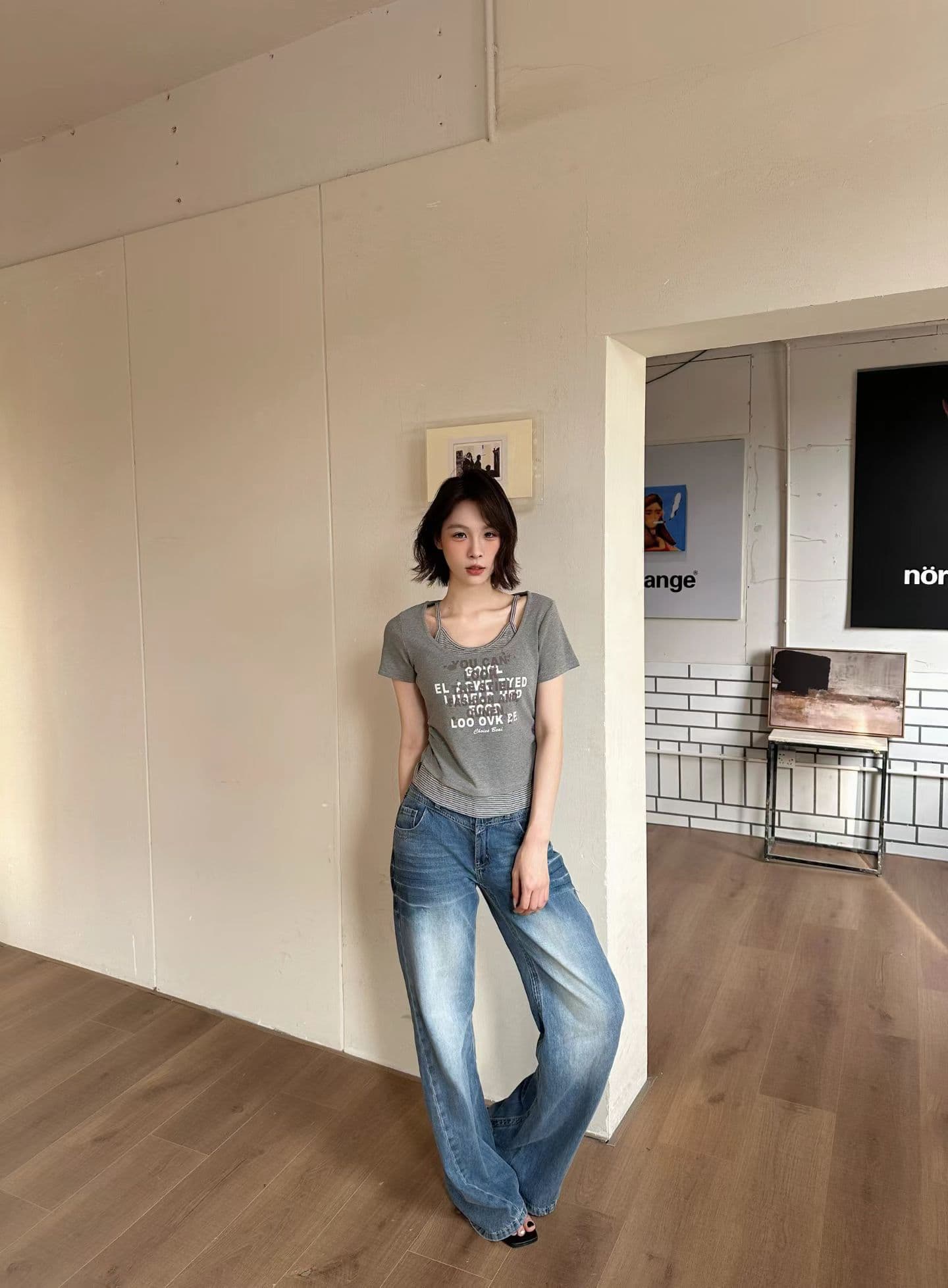 ins 바람 한 부서 스트라이프 행침 목 스트랩 페이크 레이어드 티셔츠 여성 달콤함 짧은 맨위 나비 매듭 알파벳 프린트 반팔 상세 이미지 5