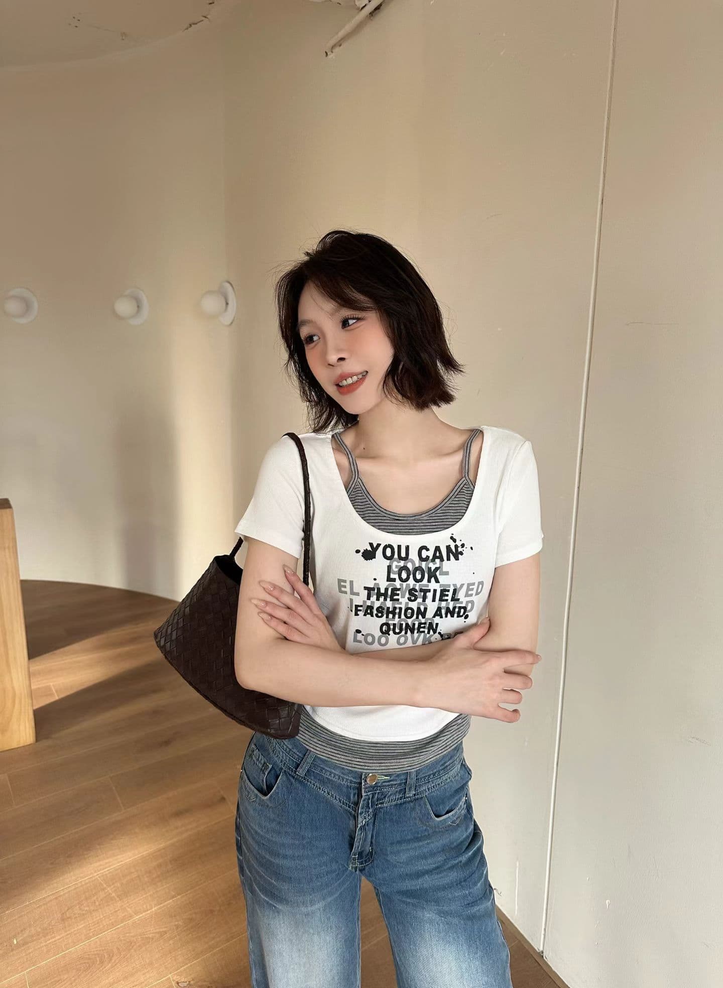 ins 바람 한 부서 스트라이프 행침 목 스트랩 페이크 레이어드 티셔츠 여성 달콤함 짧은 맨위 나비 매듭 알파벳 프린트 반팔 상세 이미지 6