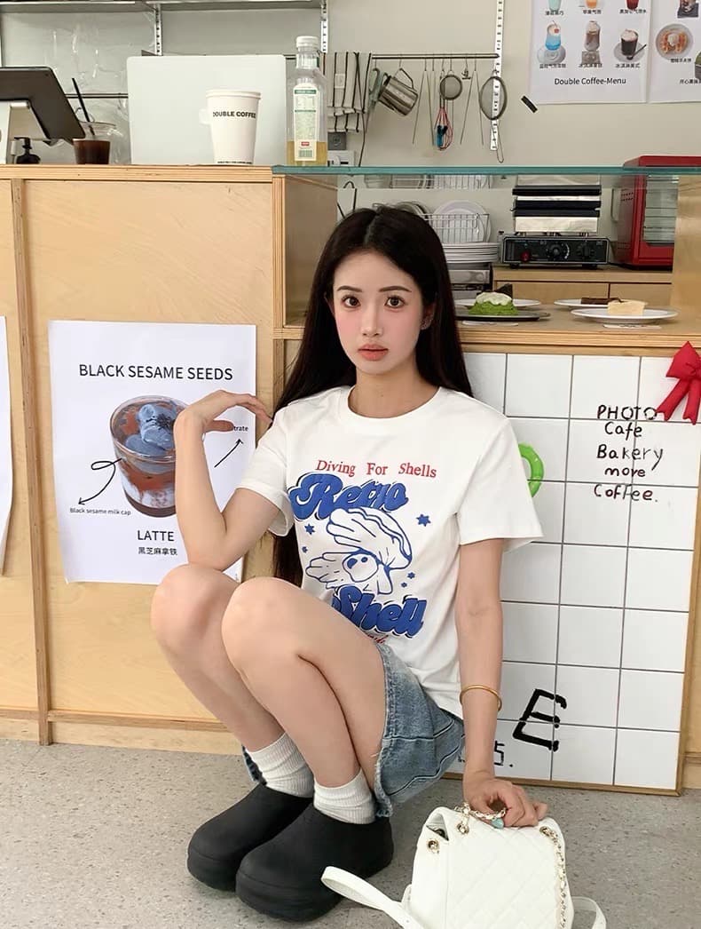 조개 알파벳 프린트 긍정적 인 어깨 반팔 티셔츠 여성 여름 루즈핏 캐주얼 다용도 디스플레이 얇고 작은 맨위 상세 이미지 2