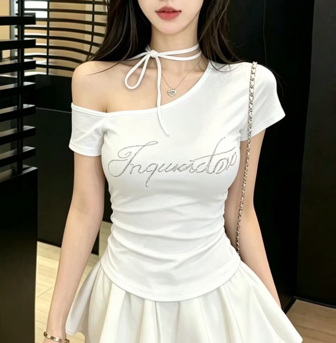 순수한 욕망 바람 비스듬한 어깨 핫픽스 알파벳 오프숄더 스트랩 반팔 여성 의류 여름 달콤함 디자인 센스 몸매 가꾸기 쇼트 스타일 맨위 상세 이미지 4