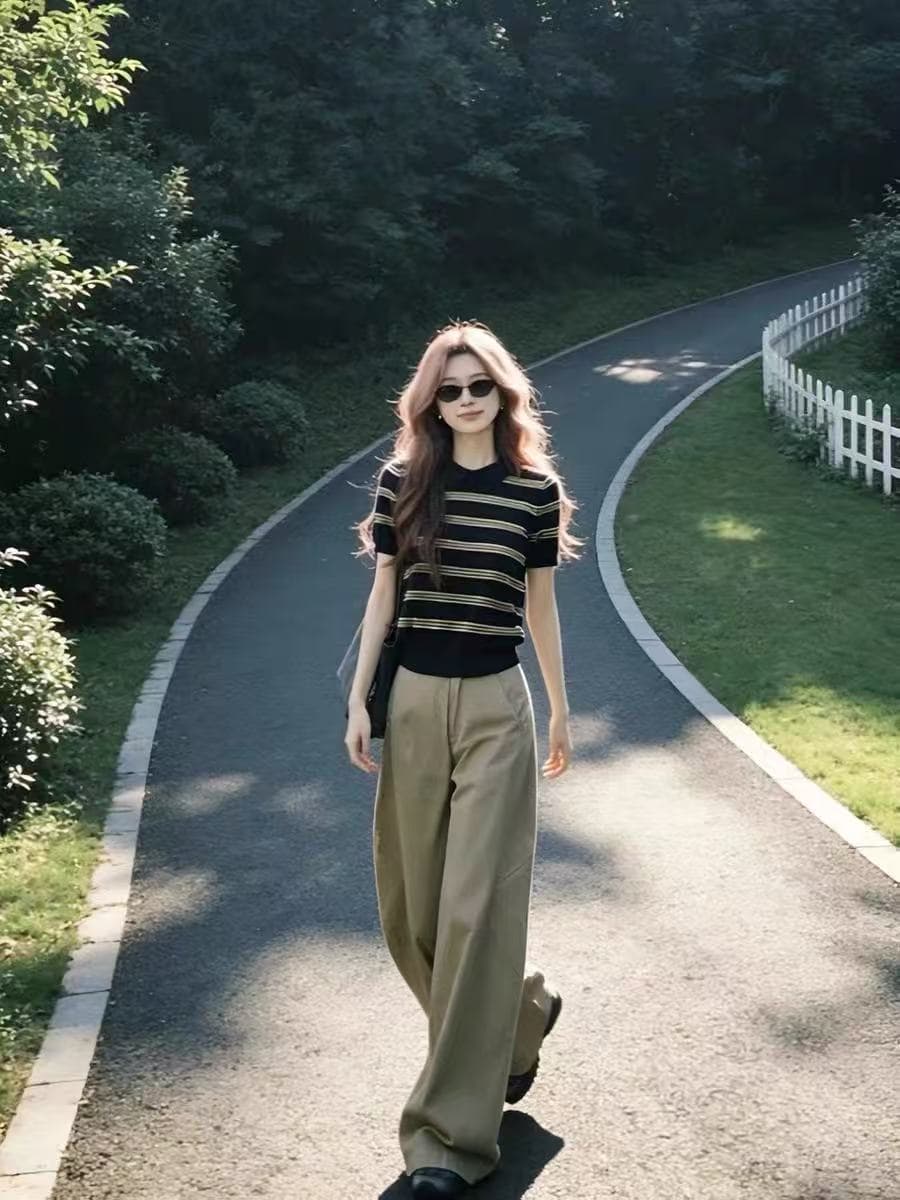 배색 스트라이프 POLO 셔츠 반팔 티셔츠 여성 2026 새로운 여름 얼음 실크 니트 폴로 칼라 디자인 센스 맨위 상세 이미지 3