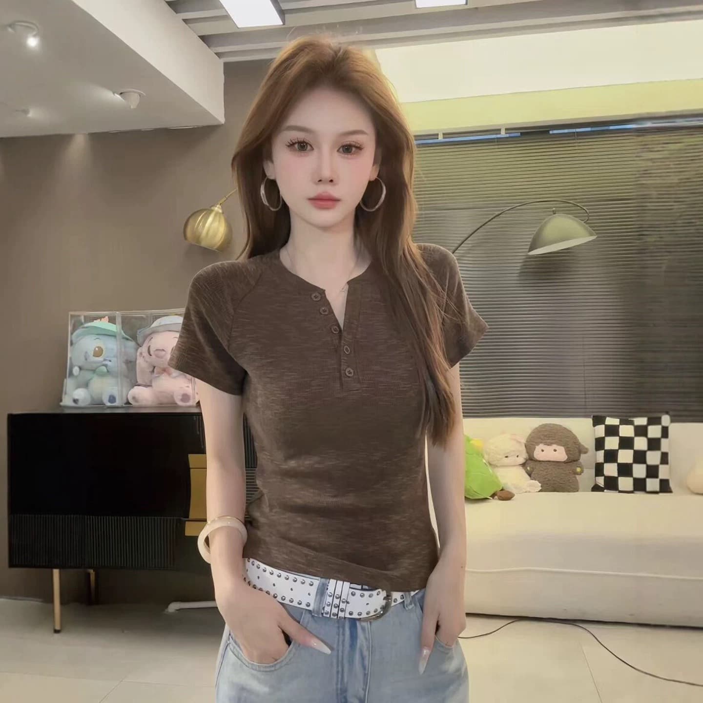 2026 여름 신제품 빛 럭셔리 바람 반 개방 칼라 반팔 티셔츠 여성 녹색 루즈핏 슬림해 보이는 단추 장식 맨위 상세 이미지 4