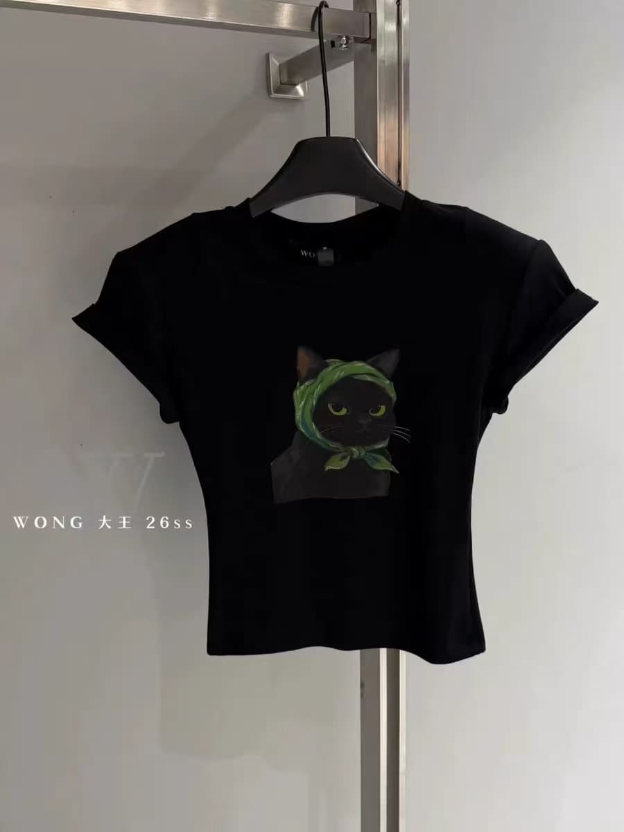 2026 핫걸 몸매 가꾸기 여름 새로운 라운드 넥 만화 프린트 반팔 티셔츠 여성 슬림해 보이는 다용도 연령 감소 맨위 여성 상세 이미지 2