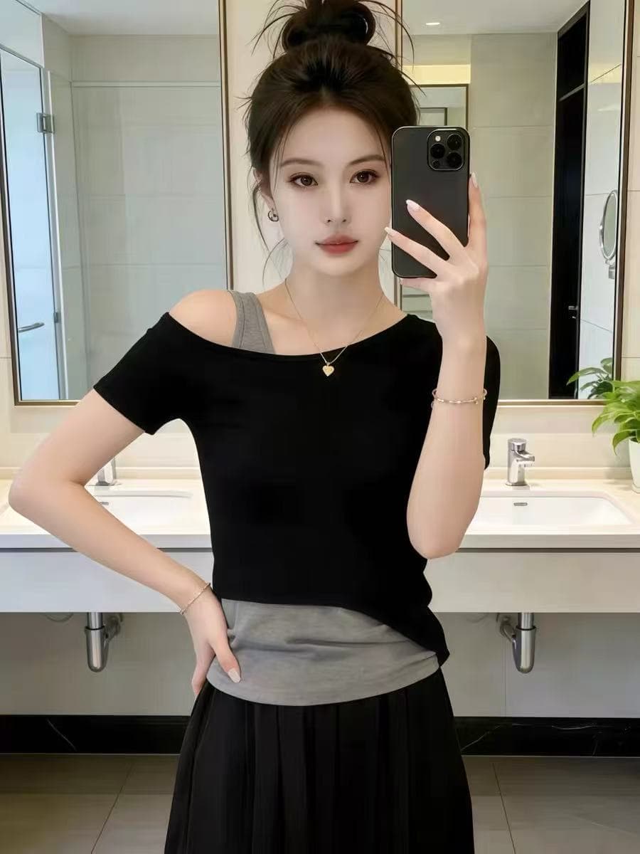 검정색 오프숄더 반팔 티셔츠 여성 의류 2026 새로운 여름 디자인 센스 여성 페이크 레이어드 아름다운 작은 맨위 서비스 상세 이미지 3