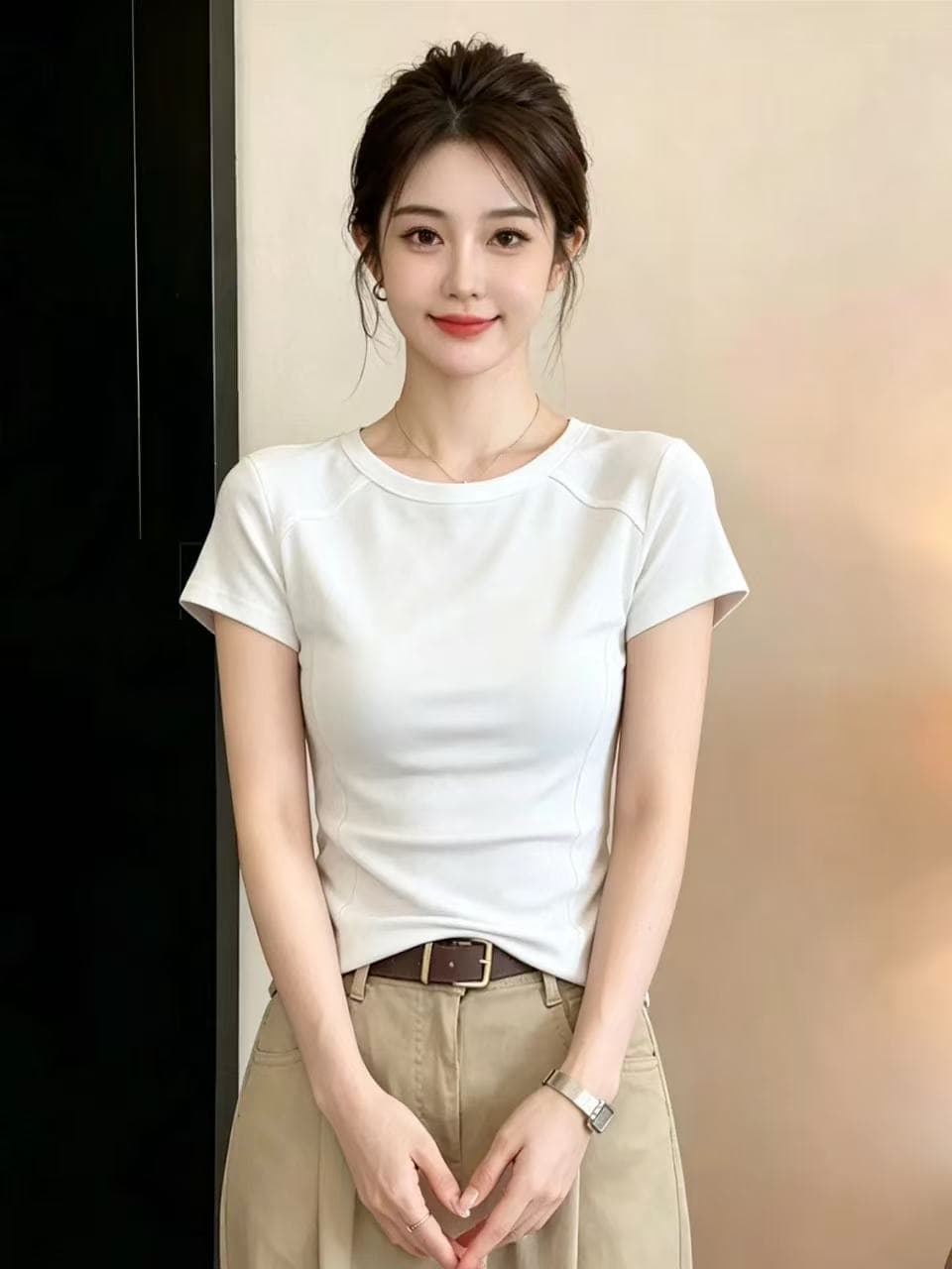 화이트 라운드 넥 반팔 티셔츠 여성 2026 새로운 여름 긍정적 인 어깨 익스트림 제인 바람 다용도 슬림해 보이는 생선뼈 작은 대중 맨위
