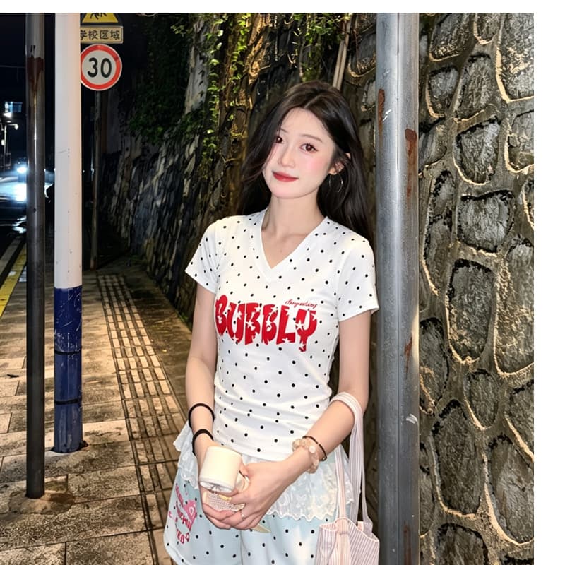 한 부서 달콤한 스타일 알파벳 프린트 라운드 넥 반팔 티셔츠 여름 몸매 가꾸기 슬림해 보이는 다용도 작은 대중 디자인 센스 맨위