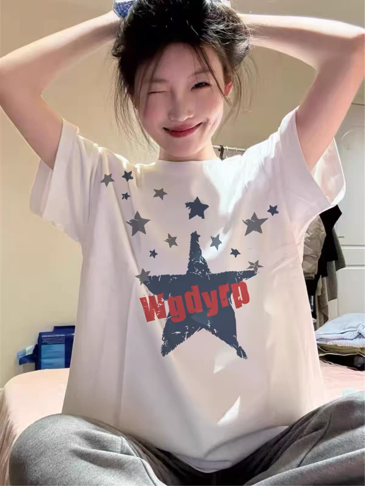 아메리칸 별 프린트 반팔 티셔츠 여성 화이트 루즈핏 라운드 넥 풀오버 디자인 센스 작은 대중 맨위 2026 상세 이미지 2