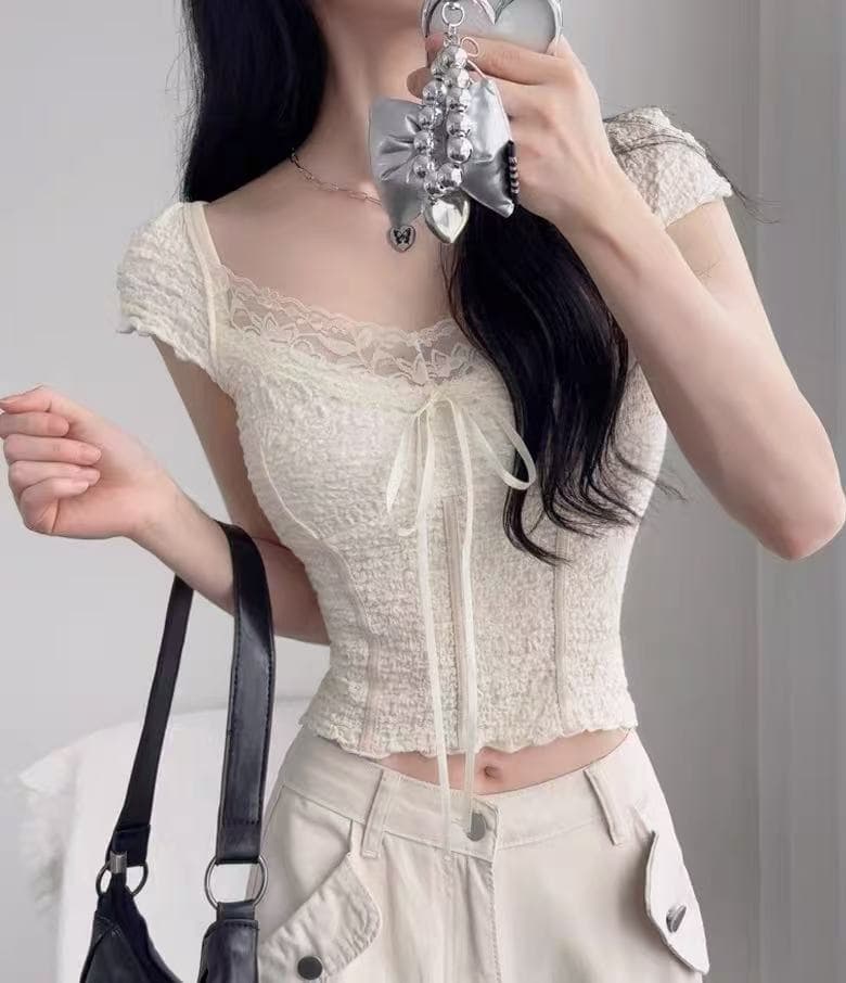 레트로 레이스 조각 망사 V넥 반팔 티셔츠 여성 여름 광장 칼라 레이스업 몸매 가꾸기 슬림해 보이는 쇼트 스타일 기본 셔츠 맨위 상세 이미지 1