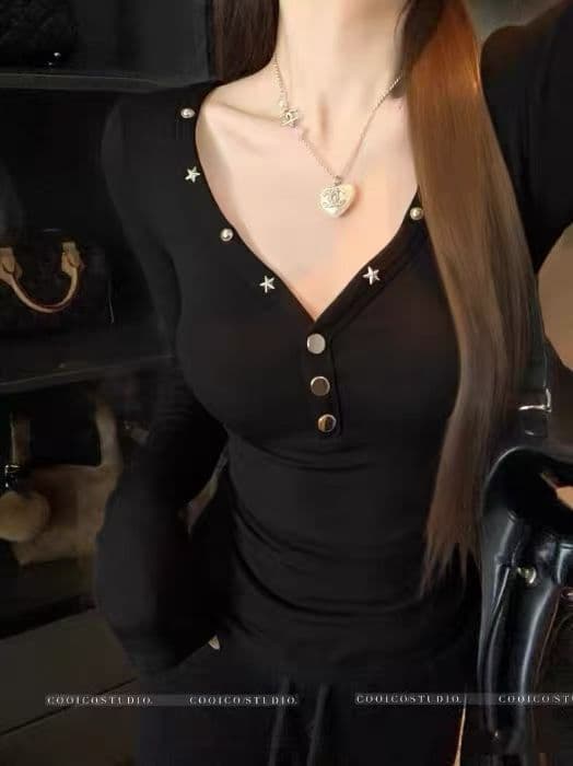 핫걸 바람 못 버클 검정색 V넥 긴팔 티셔츠 여성 가을 새로운 순수한 욕망 몸매 가꾸기 슬림해 보이는 인사이드 가져 가라. 풀오버 맨위 트렌디 상세 이미지 2