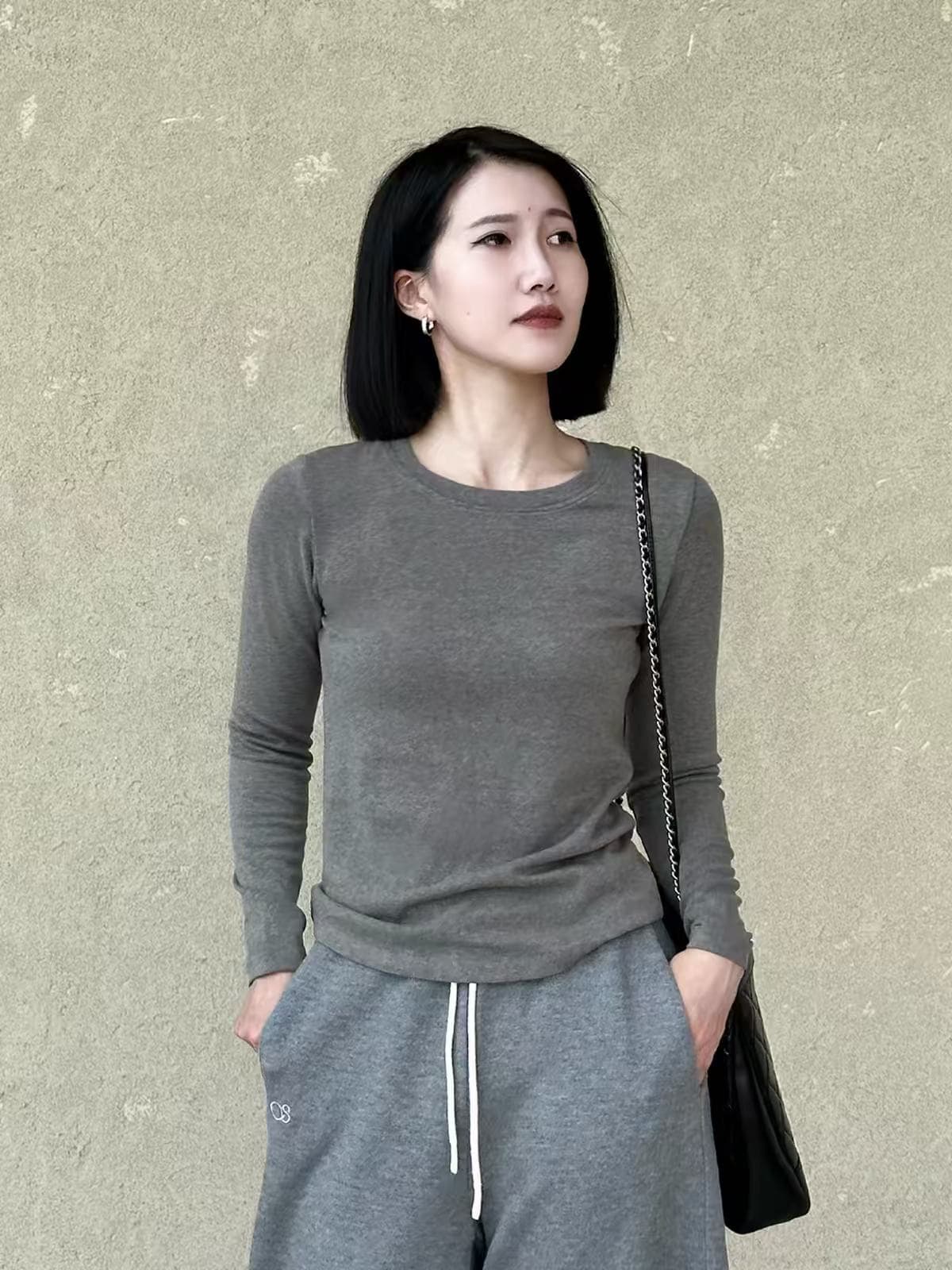 2026 봄 새로운 한국 스타일 라운드 넥 긴팔 티셔츠 여성 몸매 가꾸기 슬림해 보이는 인사이드 가져 가라. 기본 셔츠 미니멀리즘 단색 맨위