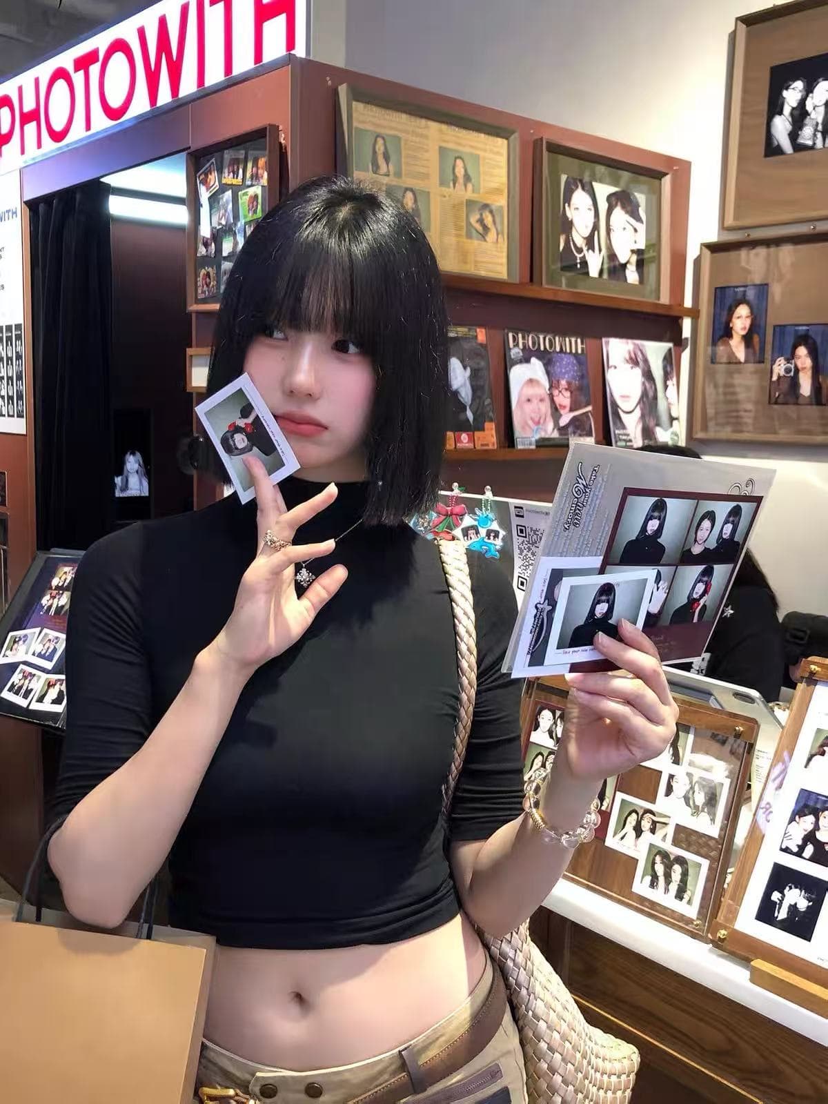 프랑스식 레트로 반하이넥 반팔 티셔츠 여성 이른 가을 쇼트 스타일 몸매 가꾸기 다용도 슬림해 보이는 품격 캐주얼 핫걸 맨위 상세 이미지 3