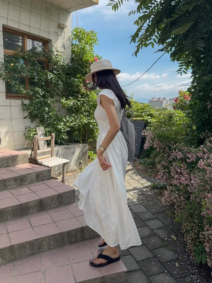 있음 선적 한국 동대문 프랑스식 레트로 레이스 광장 칼라 허리 수축 슬림해 보이는 Feifei 소매 여성 드레스 상세 이미지 13