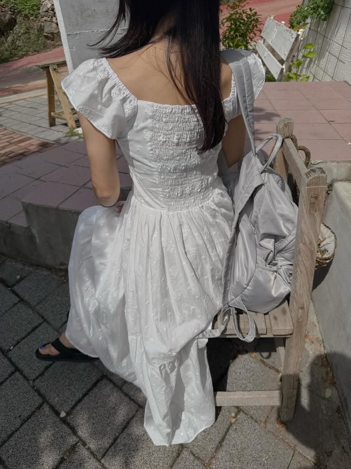 있음 선적 한국 동대문 프랑스식 레트로 레이스 광장 칼라 허리 수축 슬림해 보이는 Feifei 소매 여성 드레스 상세 이미지 15
