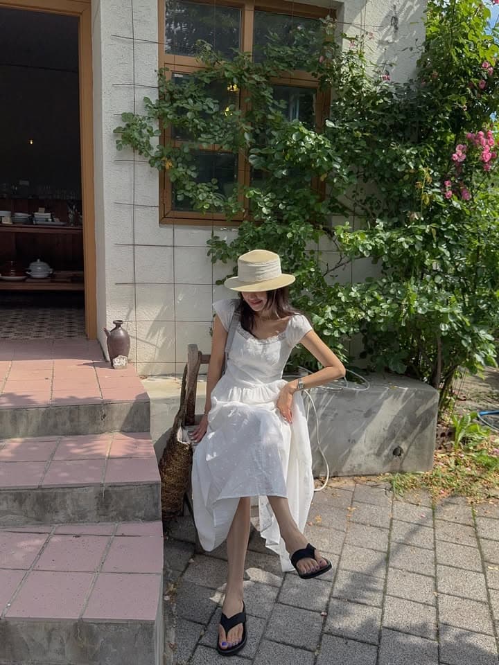 있음 선적 한국 동대문 프랑스식 레트로 레이스 광장 칼라 허리 수축 슬림해 보이는 Feifei 소매 여성 드레스 상세 이미지 19