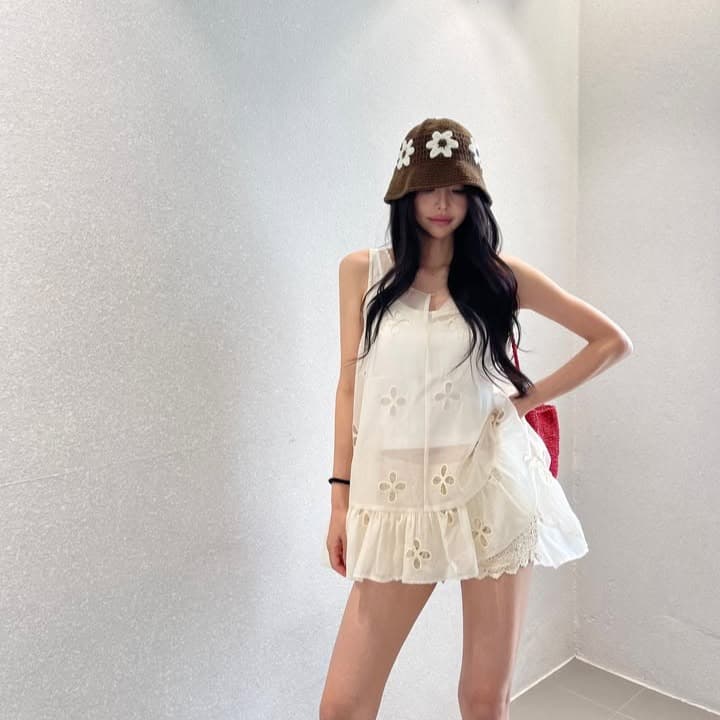 있음 선적 한국 동대문 작은 대중 레트로 홀로우 아웃 자수 조끼 여성 드레스 경기 슬립 이미지 3