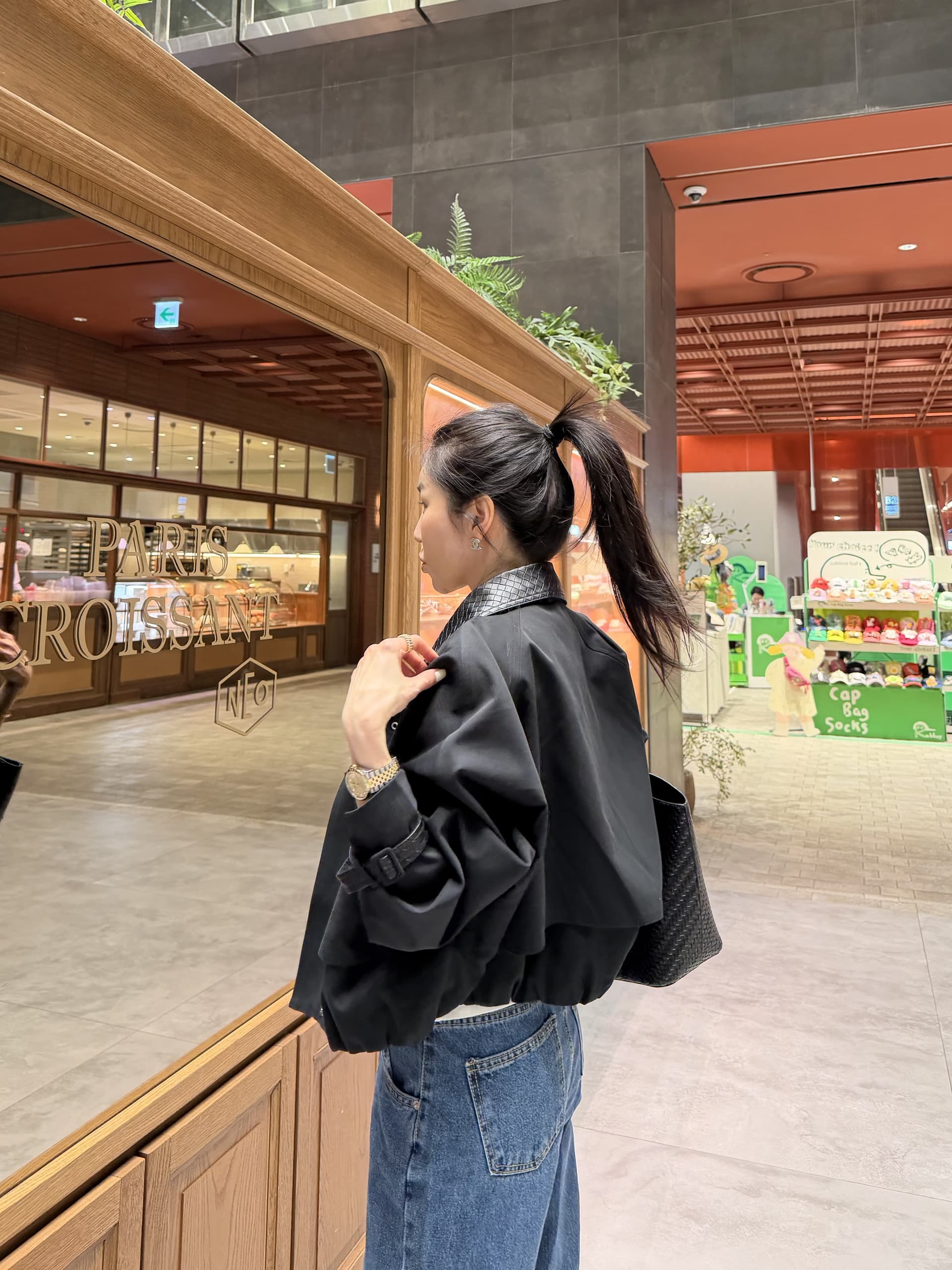 한국 동대문 가을 새로운 레트로 PU 가죽 폴로 칼라 쇼트 스타일 바람막이 여성 코트 이미지 4