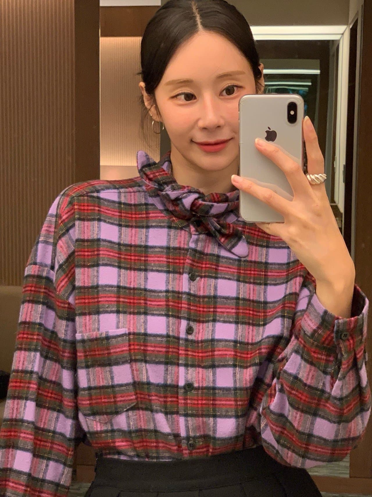 한국 동대문 작은 대중 레트로 포인터 포인터 칼라 긴팔 체크무늬 여성 셔츠
