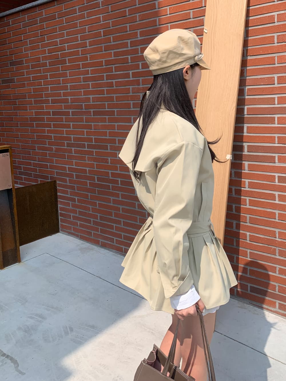 한국 동대문 레트로 고급 센스 뒤로 패치워크 부서 허리 쇼트 스타일 바람막이 여성 코트 상세 이미지 10
