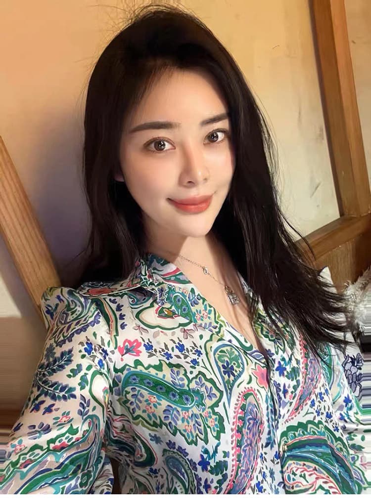 베이비 칼라 실크 새틴 여성 셔츠 녹색 프린트 벌룬 소매 맨위 프랑스식 100 모래 워시 뽕나무 누에 실크 셔츠 상세 이미지 4